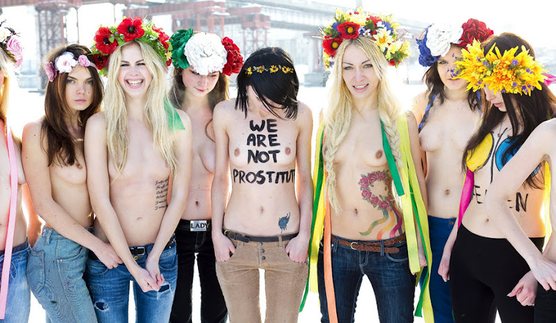 FEMEN   Paris Match