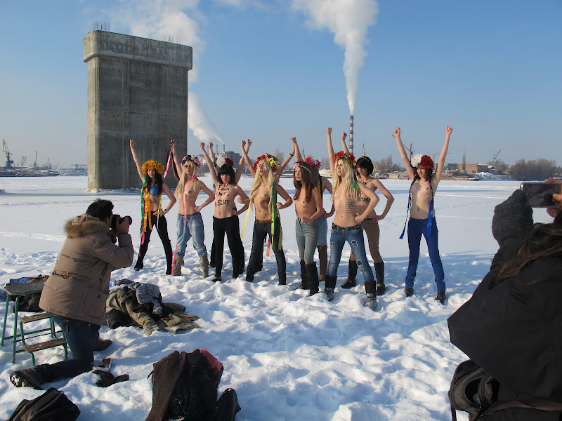 FEMEN   Paris Match