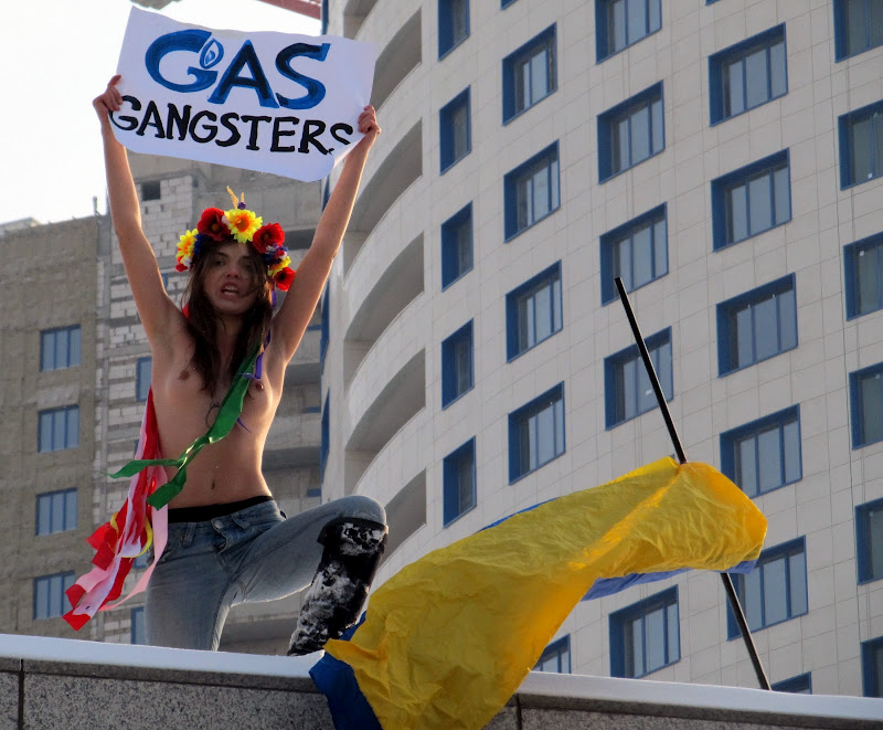   FEMEN     G